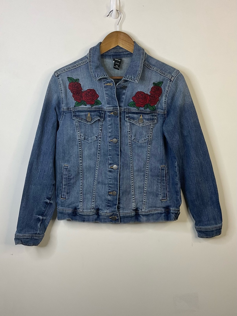Hot Topic Disney Beauty and the Beast Rose Denim Jacket Size Medium